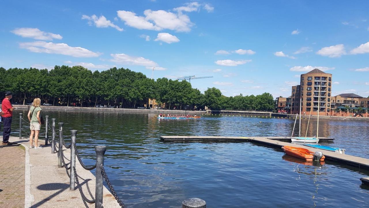 Stunning Massive Bedroom +Direct Thames River View ロンドン エクステリア 写真