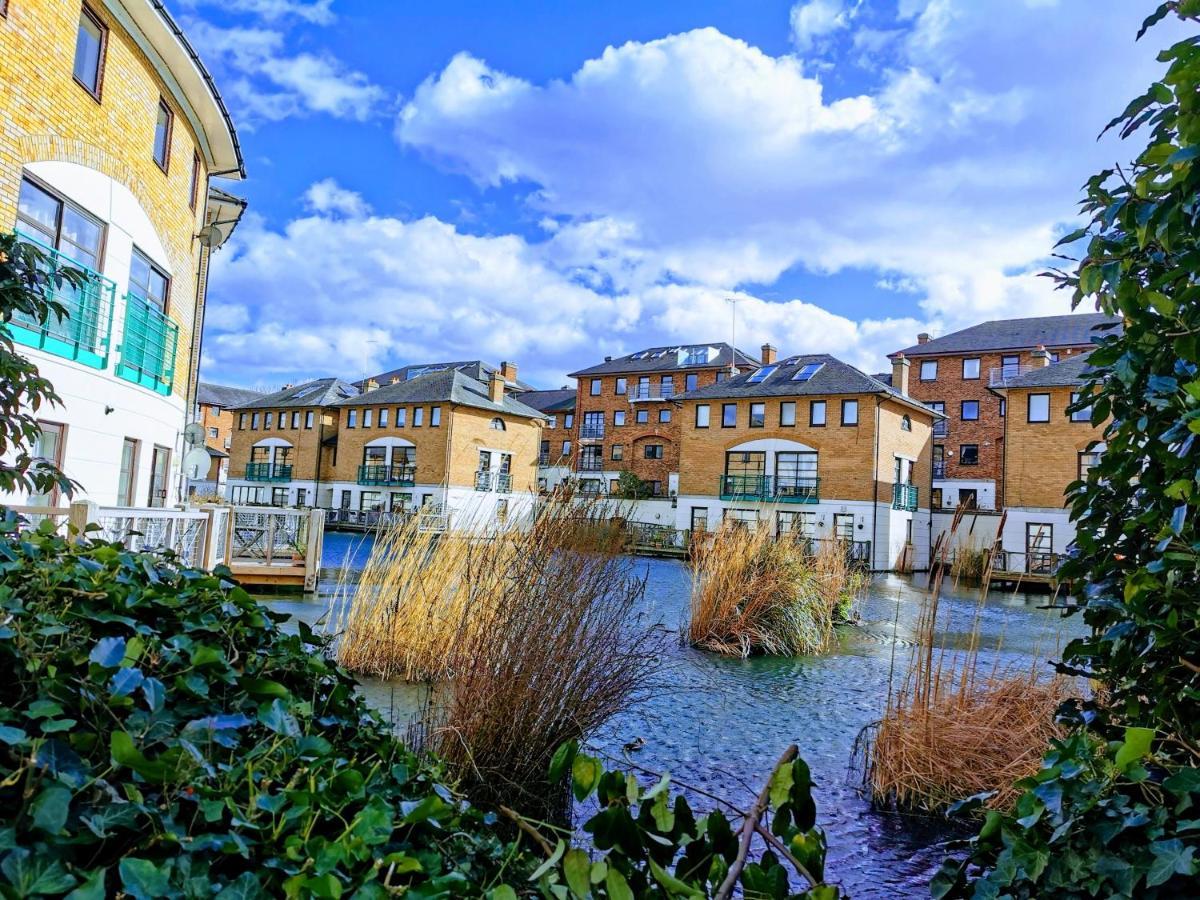 Stunning Massive Bedroom +Direct Thames River View ロンドン エクステリア 写真