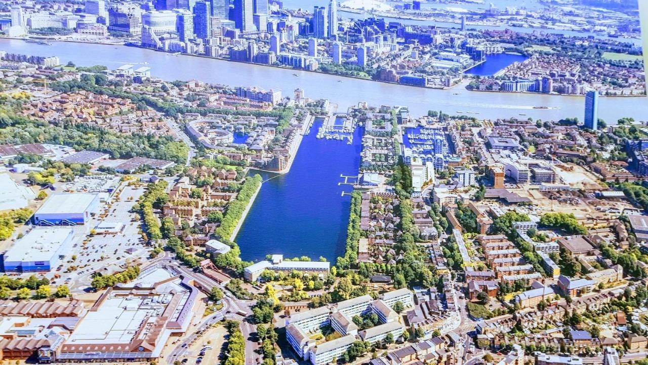 Stunning Massive Bedroom +Direct Thames River View ロンドン エクステリア 写真