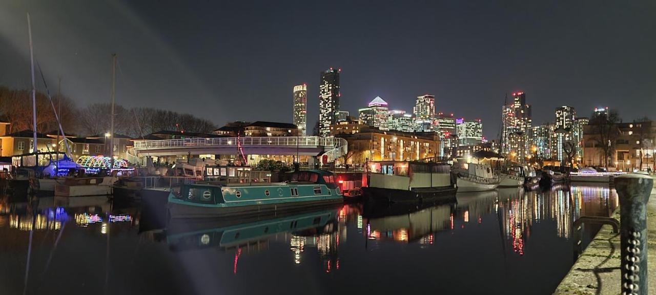 Stunning Massive Bedroom +Direct Thames River View ロンドン エクステリア 写真