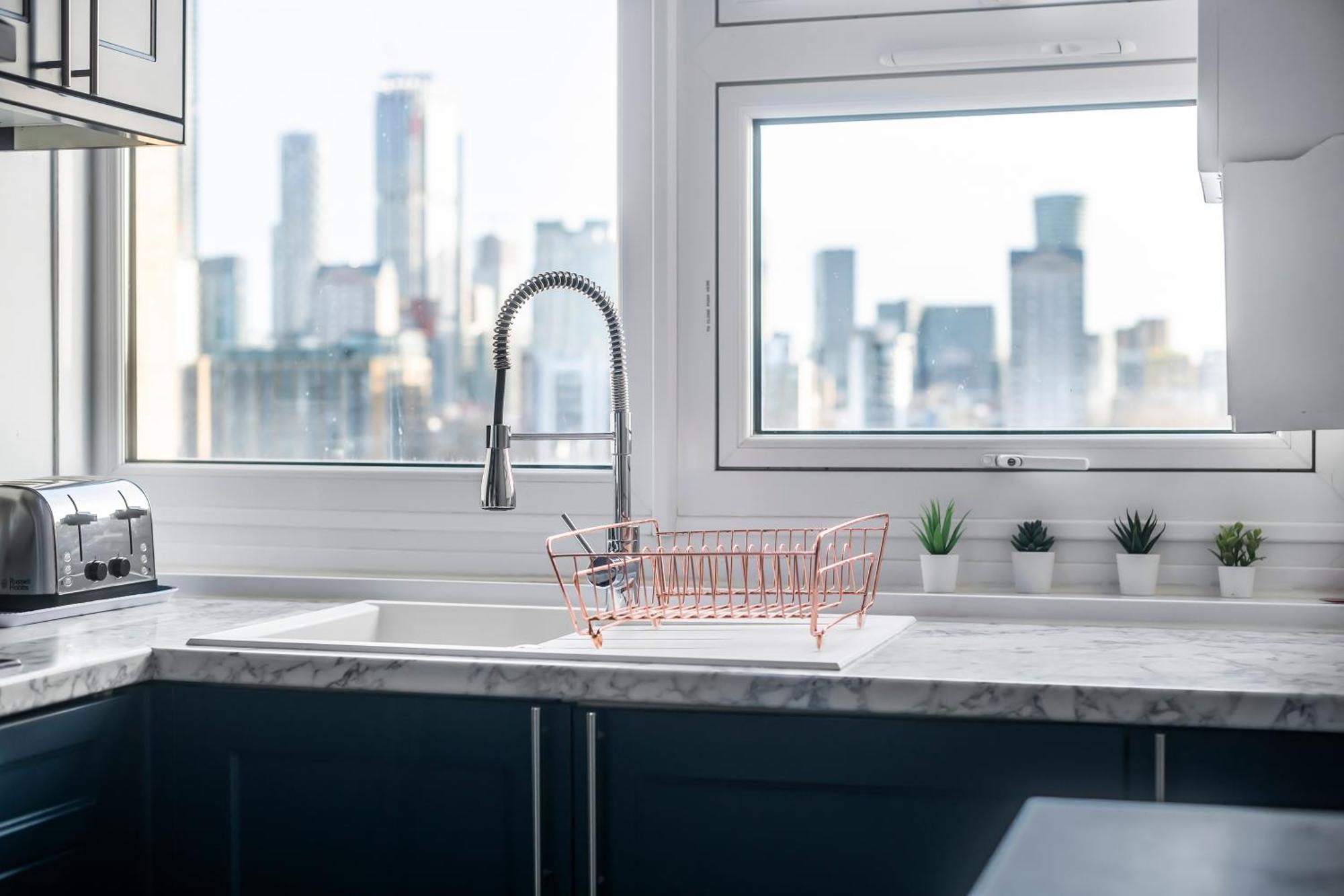 Stunning Massive Bedroom +Direct Thames River View ロンドン エクステリア 写真