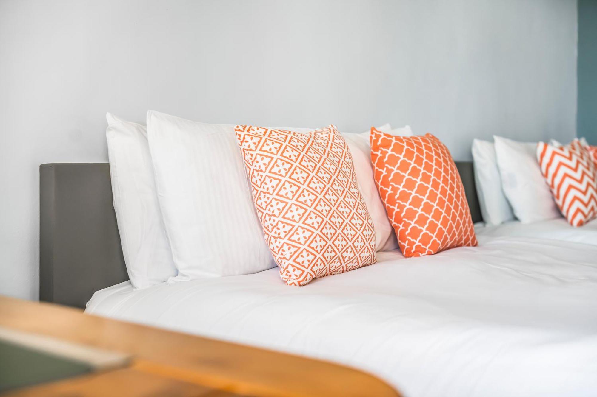 Stunning Massive Bedroom +Direct Thames River View ロンドン エクステリア 写真